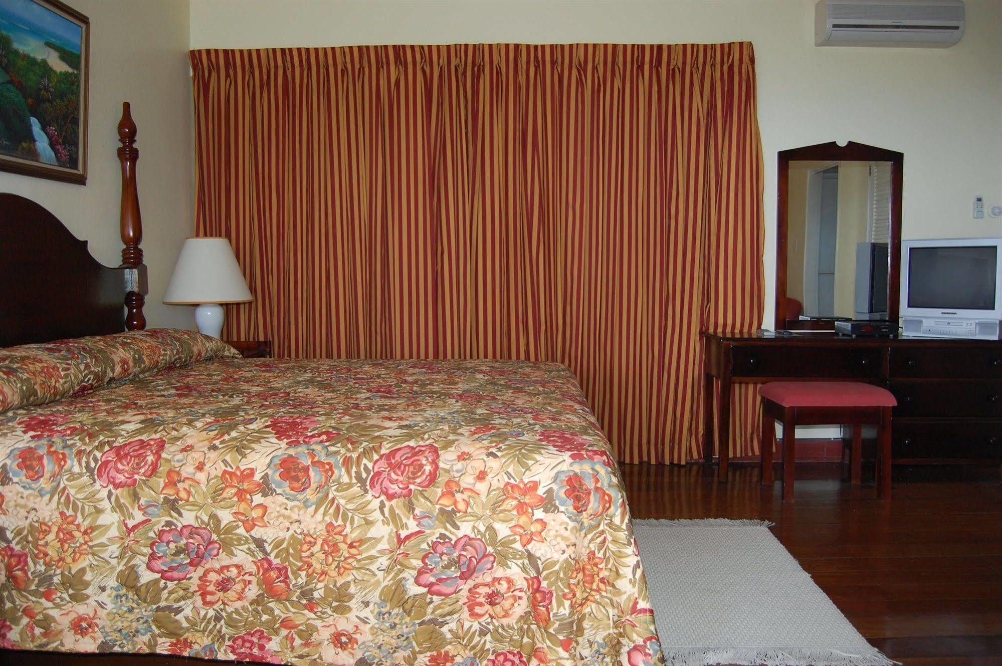 Inn At Shaw Park Gardens & Waterfalls Ocho Rios Dış mekan fotoğraf
